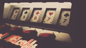 How Do Pros Save Money When Playing Slots at Online Casinos? image