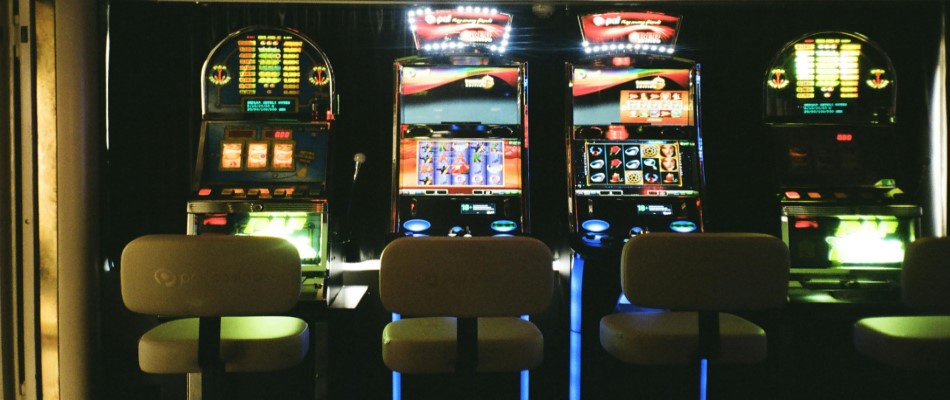 How to Improve Your Odds of Winning on Casino Slot Machines