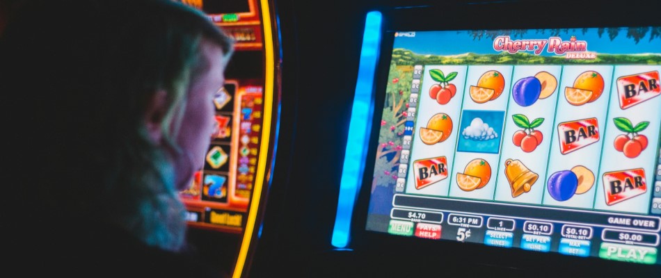 The Evolution of Bonus Features in Slots: From Free Spins to Super Bonuses